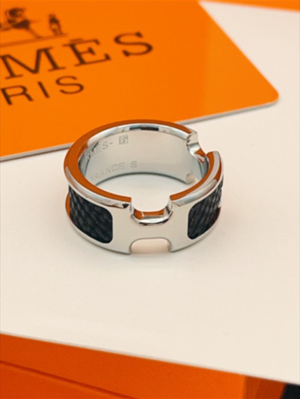 Hermès Fashion Ring - Picture 2 of 3